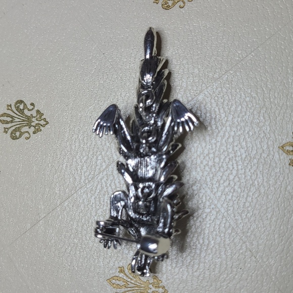 New Articulated Silvertone Hedgehog Brooch - Picture 3 of 3